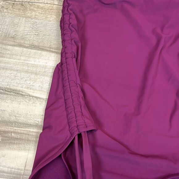 Athleta Shirred One-Pice Swimsuit Plum color Size small - Picture 6 of 8